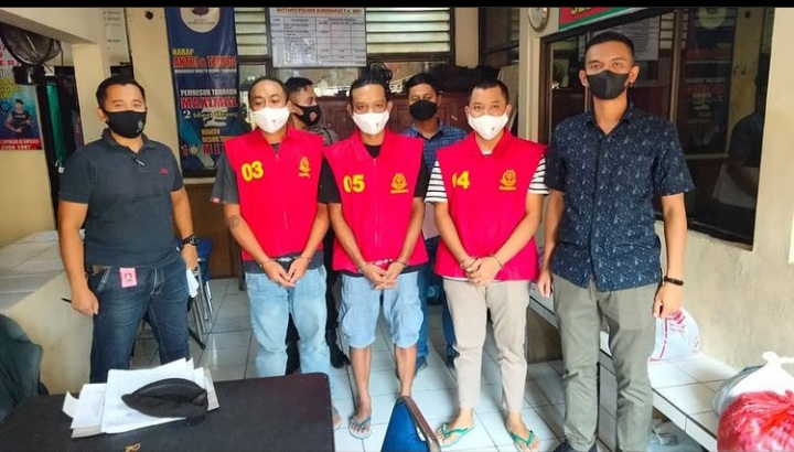 Penyerahan Tersangka dan Barang Bukti Tahap II Tindak Pidana Khusus Kejari Sukoharjo