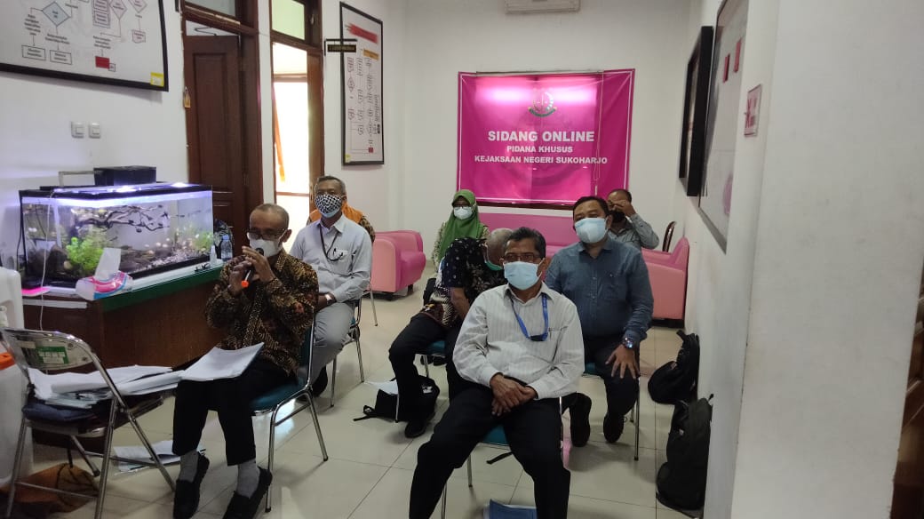 Sidang Terdakwa Kasus Dugaan Penyelewengan Dana Nasabah Dan Kredit Fiktif PD BKK Cabang Weru Sri Margiyanta